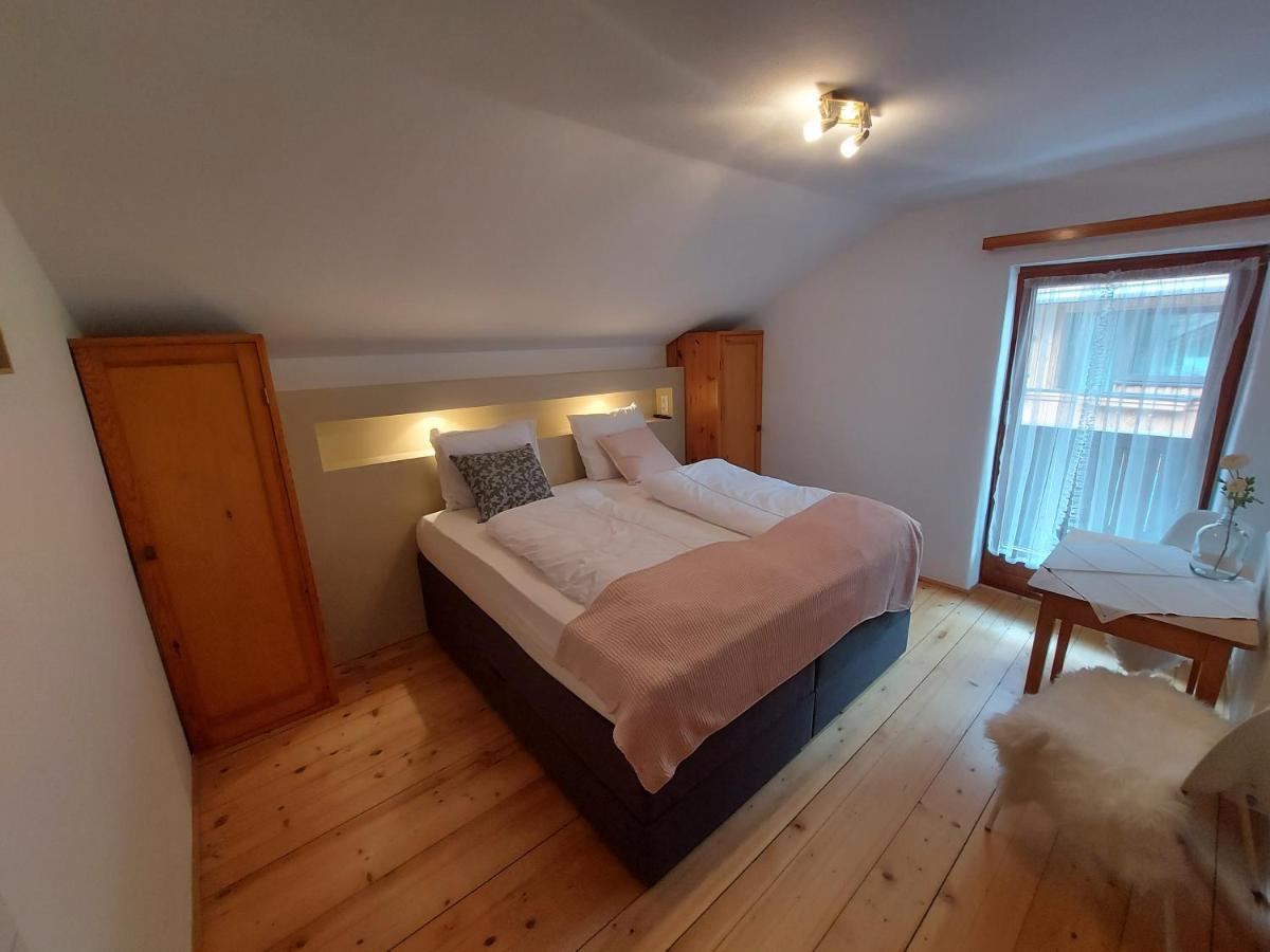 Bed and Breakfast Zum Schneider Finkenberg Exteriér fotografie