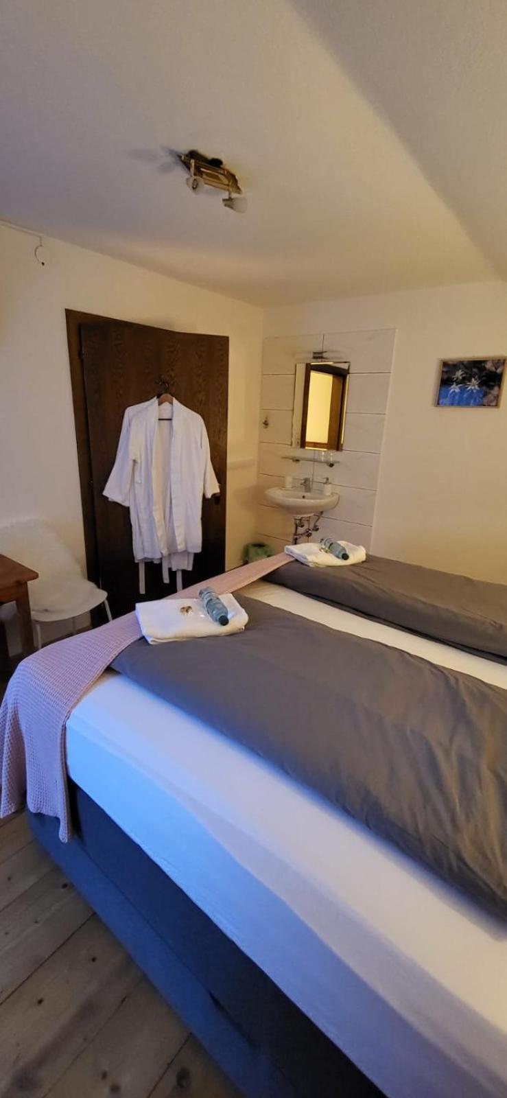 Bed and Breakfast Zum Schneider Finkenberg Exteriér fotografie